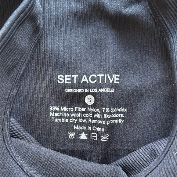 SET Ribbed Crop Top - Picture 3 of 3